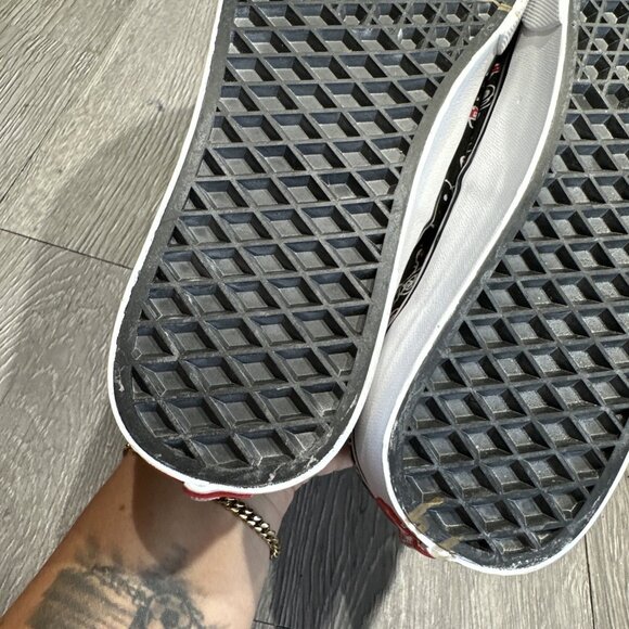 VANS Authentic Womens Hello Kitty Bike Black Red Sneakers Size 7 - Picture 8 of 11